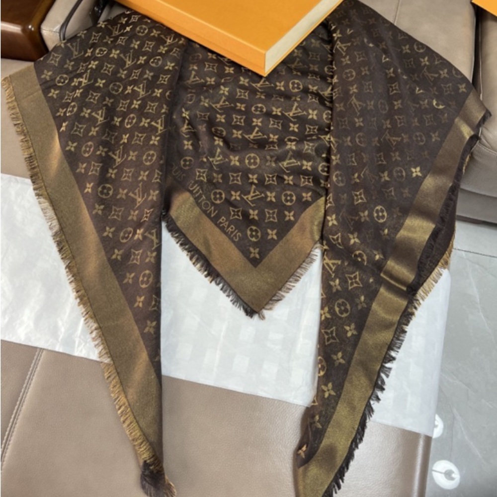Authentic Louis Vuitton Monogram Shawl in Brown and Gold - Picture 4 of 4